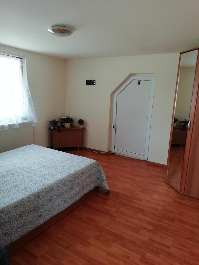 Apartament Casa Darius Orszowa Zewnętrze zdjęcie
