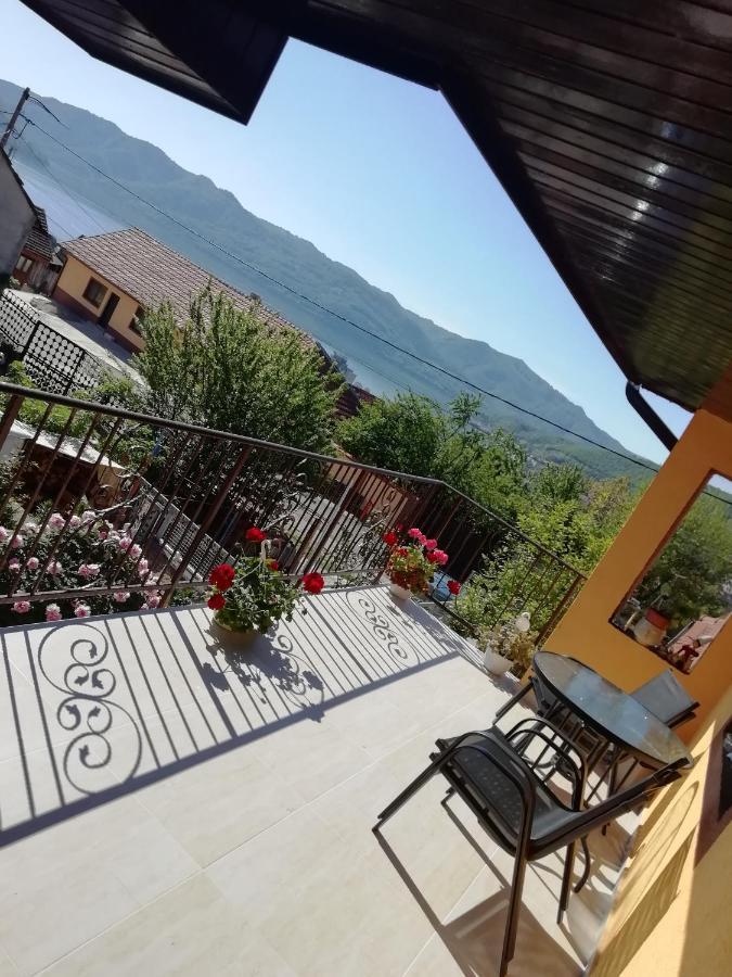 Apartament Casa Darius Orszowa Zewnętrze zdjęcie